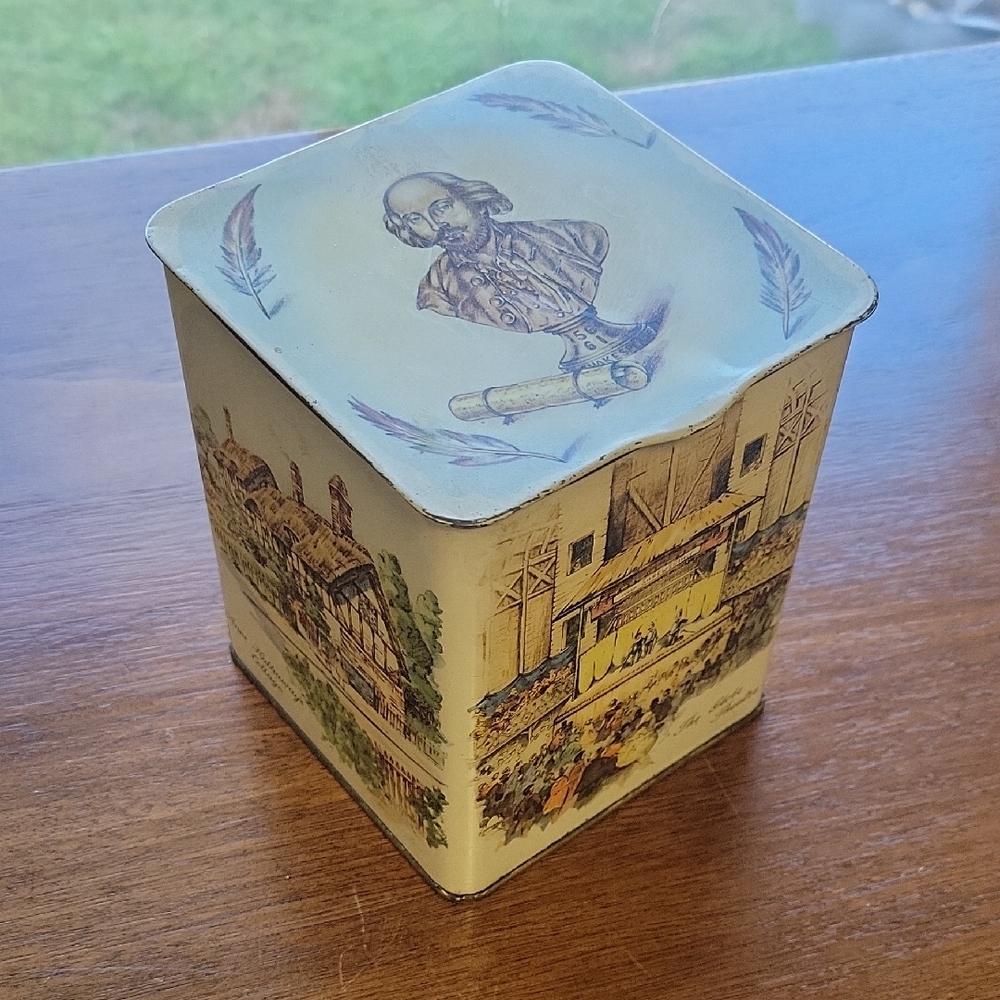 Vintage Tin with Historical Illustrations, SHAKESPEAR (#235)